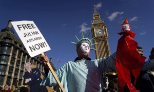 Manifestantes por la liberación de Julian Assange, en Londres, a 8 de octubre de 2022.