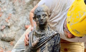 Estatua encontrada en las antiguas termas de San Casciano dei Bagni, en la provincia de Siena, centro de Italia.