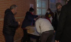 "¡Mar se queda!", gritan vecinos y pacientes de la doctora Mar Noguerol