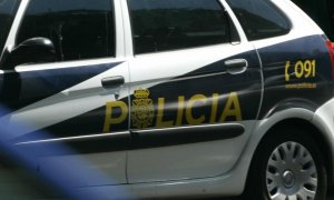 Foto de archivo de un coche de policía nacional- 03/08/2007