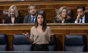 La ministra de Igualdad, Irene Montero, interviene durante una sesión plenaria, en el Congreso de los Diputados, a 21 de diciembre de 2022, en Madrid.