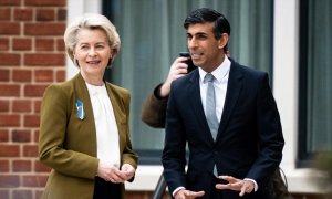 El primer ministro británico, Rishi Sunak, y la presidenta de la Comisión Europea, Ursula von der Leyen, en Windsor (Reino Unido), a 27 de febrero de 2023.