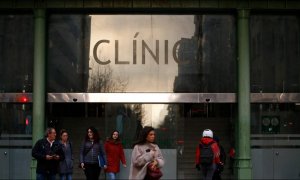 Fotografía de la entrada del Hospital Clínic de Barcelona.