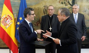 06/04/2023. Félix Bolaños y el Nuncio Apostólico, Monseñor Bernardito Auza, durante un cambio de notas, en el Palacio de Santa Cruz, a 29 de marzo de 2023.