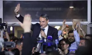 El líder de Nueva Democracia, Kyriakos Mitsotakis, celebra los resultados de las elecciones en Grecia.
