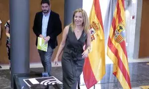 La portavoz parlamentaria del Partido Popular, Ana Alós, llega a la firman del acuerdo de coalición con Vox para la gobernabilidad de Aragón