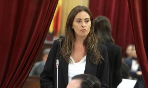 La portavoz de Vox Balears en el Parlament, Idoia Ribas, durante una intervención parlamentaria el 12 de septiembre de 2023, en Palma de Mallorca.