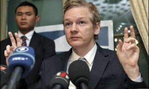 Julian Assange está actualmente refugiado en la embajada de Ecuador en Londres.