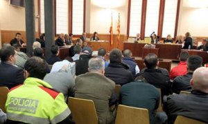 La Audiencia de Barcelona durante el juicio los supuestos integrantes de los 'Casuals', la rama más violenta de los 'Boixos Nois', en una imagen de archivo.