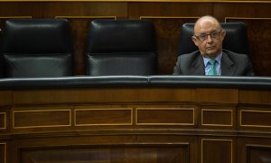 El ministro de Hacienda Cristóbal Montoro en una sesión del Congreso en Madrid./ REUTERS-Andrea Comas