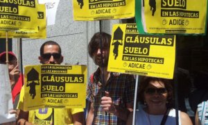 Imagen de una de las manifestaciones contra las clausulas del suelo. /EFE