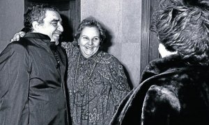 Balcells, acompanyada de García Márquez / EFE