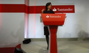 Ana Botín, presidenta del banco español Santander, habla durante la presentación de resultados anuales en la sede de la compañía en Boadilla del Monte. REUTERS