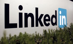 El logo de LinkedIn en su sede de Mountain View (California, EEUU). REUTERS/Robert Galbraith