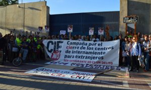 Concentración por el cierre del CIE de Zapadores (Valencia)/ Efe