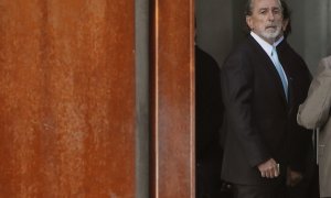 Francisco Correa, considerado el cabecilla de la trama Gürtel, a su llegada a la Audiencia Nacional en San Fernando de Henares para la segunda jornada del macrojuicio a la red de corrupción. EFE/Juan Carlos Hidalgo