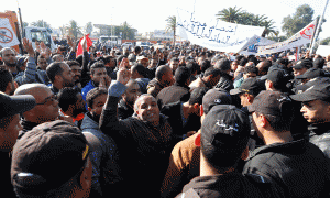 Protestas en Túnez reclamando oportunidades laborales.- REUTERS