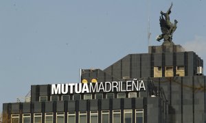 El logo de la aseguradora Mutua Madrileña en su sede del Paseo de la Castellana. E.P.