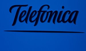 El logo de Telefónica  en un cartel durante su última junta de accionistas en Madrid. REUTERS/Sergio Perez