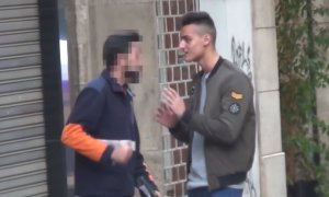 Multa de 30 euros al repartidor que agredió a un youtuber por llamarle "caranchoa". EFE