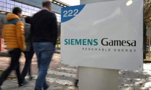 El logo de Siemens Gamesa a la entrada de la sede de la compañía de aerogeneradores en el parque tecnológico de  Zumudio, cerca de Bilbao. REUTERS/Vincent West