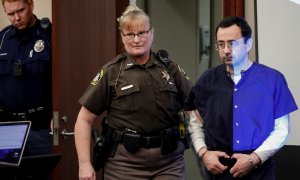 Larry Nassar, el exmédico del equipo nacional condenado a 60 años de cárcel por posesión de pornografía infantil. REUTERS