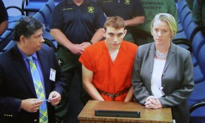 Nikolas Cruz comparece en una corte del condado Broward. - REUTERS