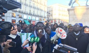 Cheikh Ndiaye, presidente de la Asociación de Inmigrantes Senegaleses en España (AISE) en la manifestación celebrada el 21 de marzo de 2018 en Madrid. MARÍA LOZANO