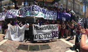 La manifestación en Huelva a favor de las trabajadoras de la fresa / Raúl Bocanegra