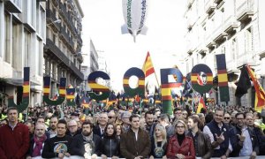 Imagen difundida por Ciudadanos de la politizada cabecera de la manifestación de Jusapol en Barcelona, con Albert Rivera e Inés Arrimadas en el centro de la pancarta principal. CS