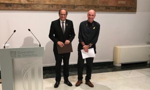El President de la Generalitat Quim Torra con el cantautor y exdiputado Lluís Llach (Presidente del Consejo asesor para el Fòrum Cívic). EUROPA PRESS