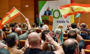 03/11/2018.- El presidente de Vox, Santiago Abascal, interviene durante un acto político celebrado en Bilbao. EFE/MIGUEL TOÑA