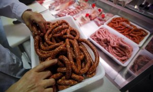 El estudio refleja que un impuesto a la carne roja y procesada salvaría 220.000 vidas. / REUTERS