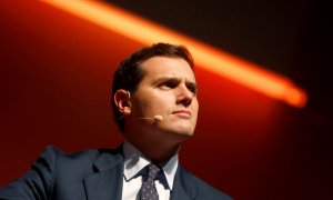 El líder de Ciudadanos, Albert Rivera, durante un  coloquio abierto organizado en A Coruña. (Cabalar/EFE)