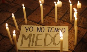 Velatón en contra de los asesinatos de líderes y lideresas sociales en la ciudad colombiana de Villavicencio ./Marta Saiz.