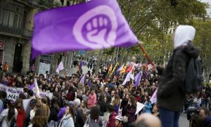 Manifestació contra la violència masclista a Barcelona aquest 25 de novembre. Joel Kashila