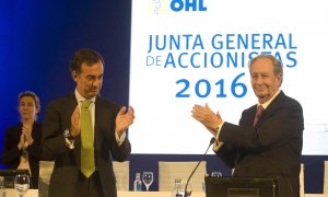 Juan Miguel Villar Mir y su hijo y sucesor en OHL, Juan Villar Mr Fuentes, en la junta de la constructora en la que le dió el relevo. E.P.