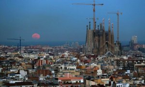 Vista de Barcelona, con la Sagrada Familia y el Mediterráneo al fondo. REUTERS/Albert Gea