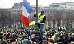 Protesta de los chalecos amarillos en París. (CHARLES PLATIAU | REUTERS)