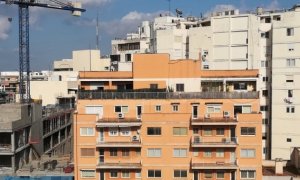 L'impost de Plusvàlua grava els guanys a les vendes de pisos entre particulars i també en les operacions amb molts guanys de les immobiliàries.