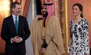 Mohamed Bin Salman, junto a Felipe VI, y Letizia, en una imagen de archivo. EFE