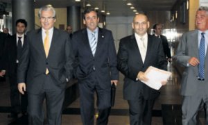 El exjuez Baltasar Garzón, el exfiscal de la Audiencia Nacional Javier Zaragoza, y el juez Javier Gómez Bermúdez, en un conferencia sobre blanqueo de dinero en Andorrra, acompañados del abogado Jose María Fuster-Fabra, en una fotografía de octubre de 2009