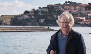El hispanista Ian Gibson en el pueblo de Collioure.- ASIS AYERBE