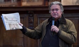 EPA321. ROMA (ITALIA), 21/03/2019.- El exasesor de la Casa Blanca Steve Bannon ofrece un discurso durante una reunión política celebrada este jueves en Roma (Italia). EFE/ Ettore Ferrari