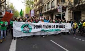 Manifestació en defensa del dret a l'habitatge, al centre de Barcelona. PÚBLIC