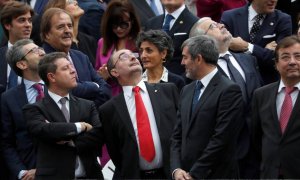 Los presidentes autonómicos socialistas Emiliano García-Page (Castilla-La mancha), Javier Lambán (Aragón) y Guillermo Fernández Vara (Extremaduira), con el canario, Fernado Clavijo. EFE