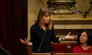 10.04-2019 - La presidenta de los comuns en el Parlament, Jéssica Albiach, interviene desde su escaño en una sesión plenaria en el Parlamento de Cataluña, en una imagen de archivo. / EUROPA PRESS