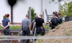 17/06/2019.- La policía investiga la escena del crimen donde fue asesinado el político alemán de la CDU Walter Lübcke por un neonazi. / EFE - ARMANDO BABANI