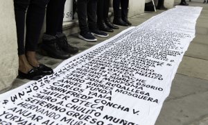 Una pancarta con los nombres de líderes sociales asesinados desde 2016 en Londres / EFE