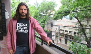 El militante social Juan Grabois posa durante una entrevista con Efe en Buenos Aires (Argentina). EFE